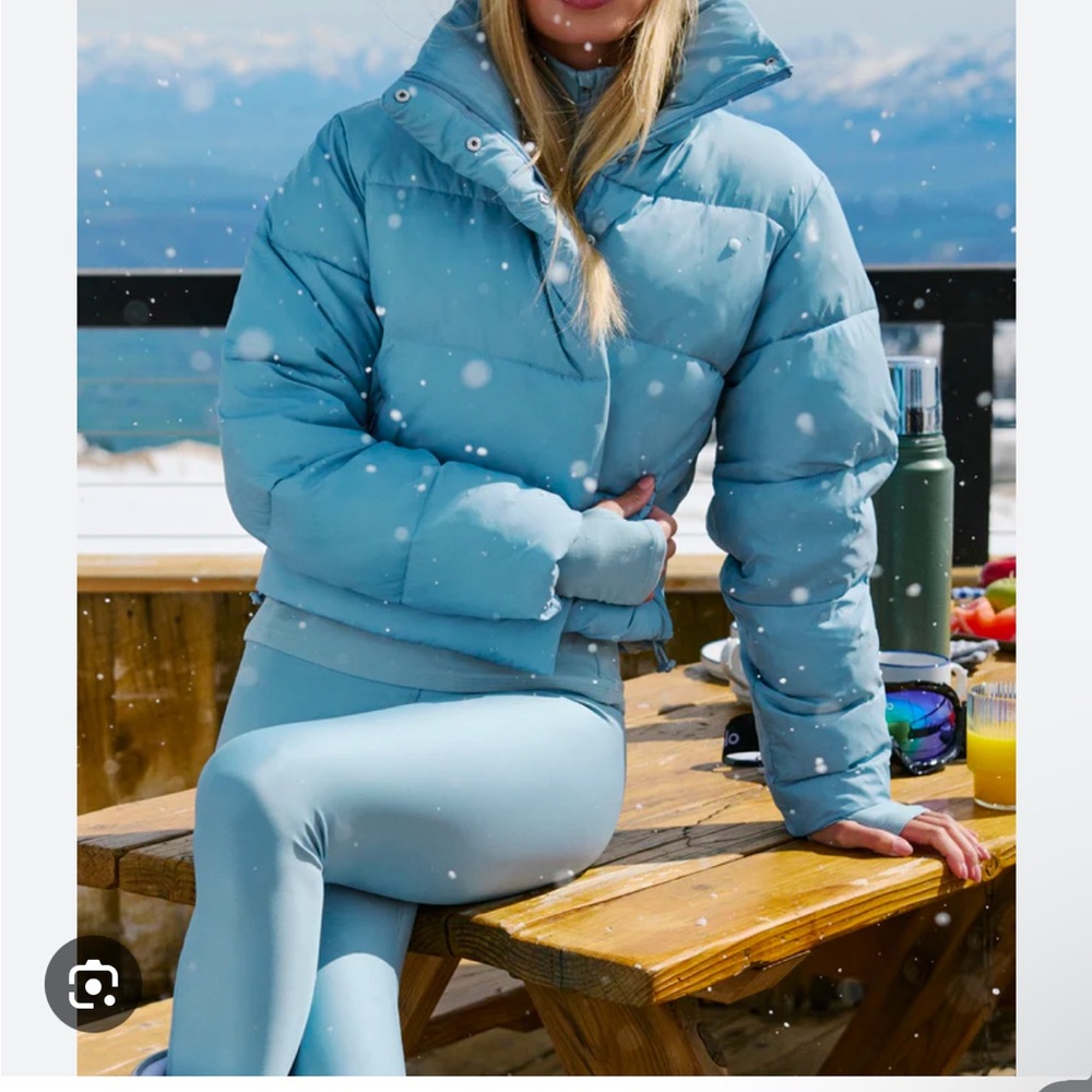 Women's Alo Gold Rush Puffer Jacket
